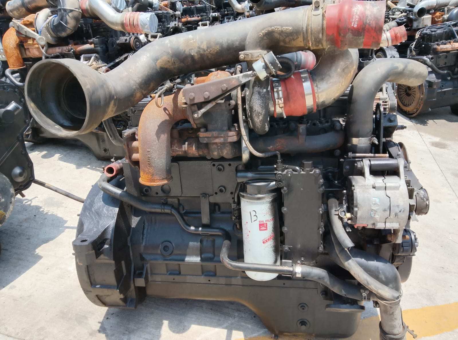 Motor diésel Cummins 6LT (250-300 HP) — vista 2